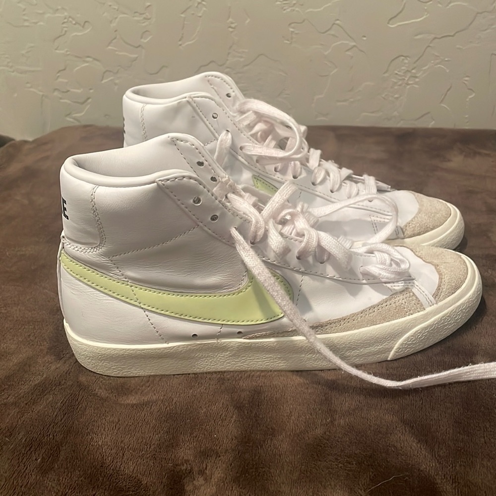 mid nike blazers